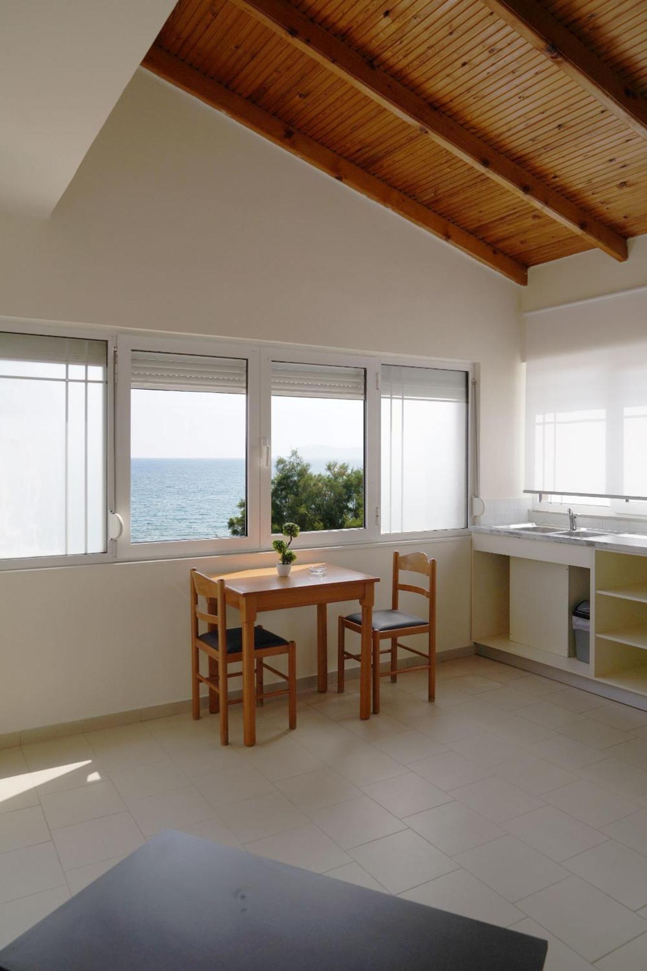 Cozy Corner Vs Beachfront Stalós Eksteriør bilde
